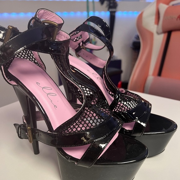Ellie shoes size 7, 6” heel, black/pink, double ankle strap - Picture 2 of 6